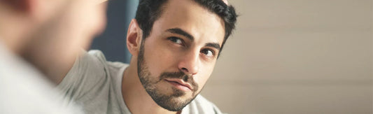 Banner uomo barba a chiazze